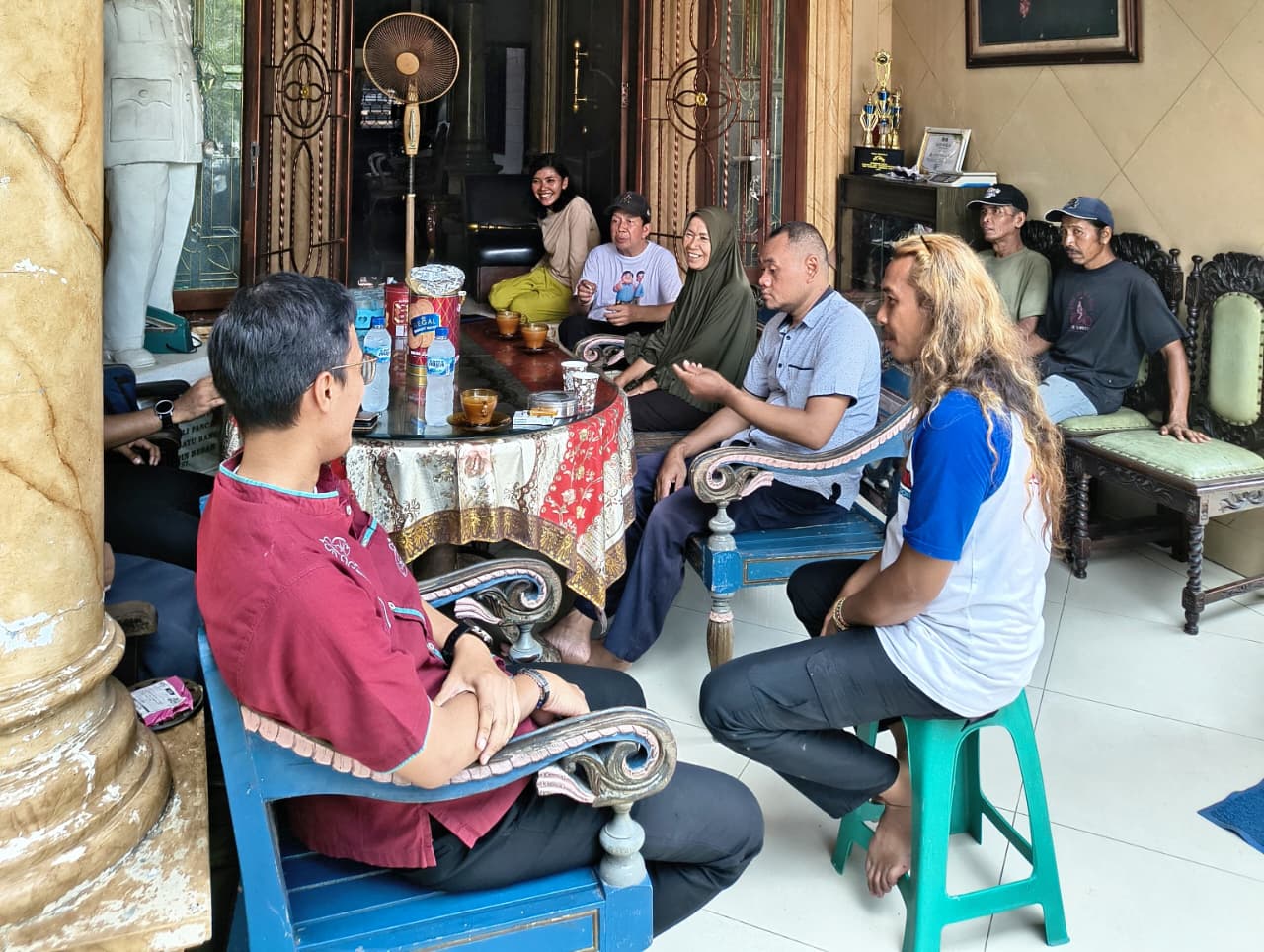 Wakil ketua poktan alabror berdiskusi